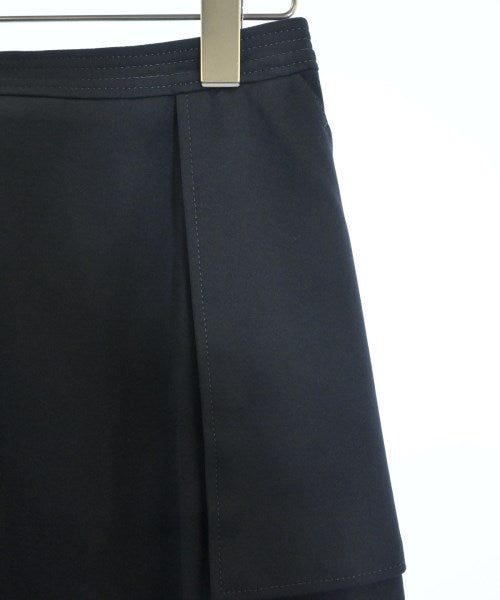 Dress apt. กระโปรงยาวถึงเข่า