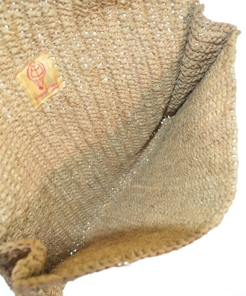 Le Voyage en Panier คลัตช์