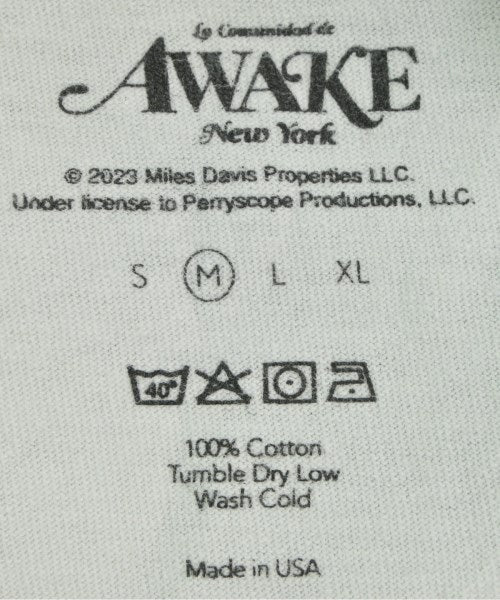 AWAKE เสื้อยืด/เสื้อท็อปส์