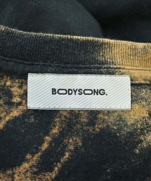 bodysong. เสื้อยืด/เสื้อท็อปส์
