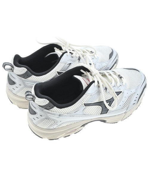 MIZUNO รองเท้าผ้าใบ