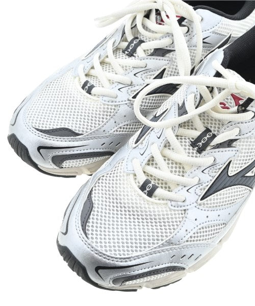 MIZUNO รองเท้าผ้าใบ