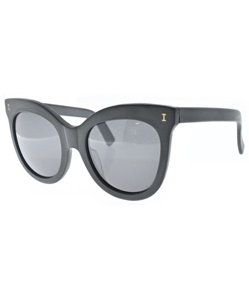 illesteva แว่นกันแดด