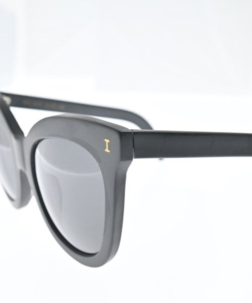 illesteva แว่นกันแดด