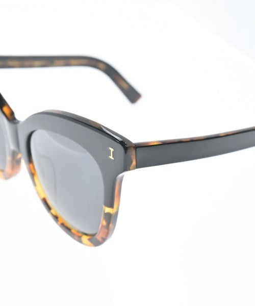 illesteva แว่นกันแดด