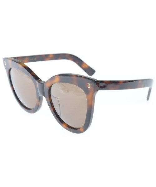 illesteva แว่นกันแดด