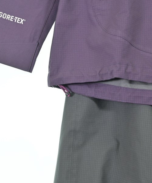 Berghaus ชุดสูทแบบครบเซต (อื่นๆ)
