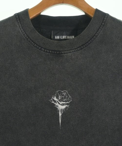 Han Kjobenhavn เสื้อยืด/เสื้อท็อปส์