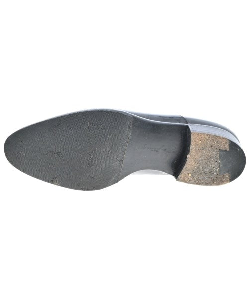 a piece of craftsman รองเท้าสวมทางการ