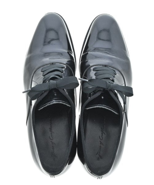 a piece of craftsman รองเท้าสวมทางการ