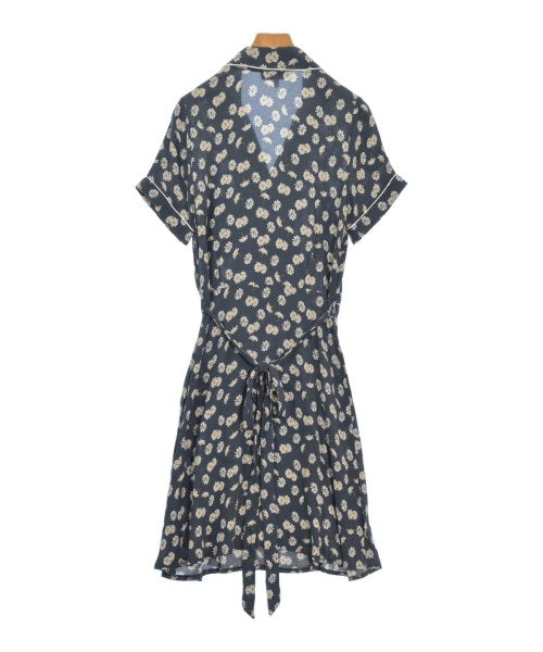 LA PETITE FRANCAISE เสื้อลำลอง