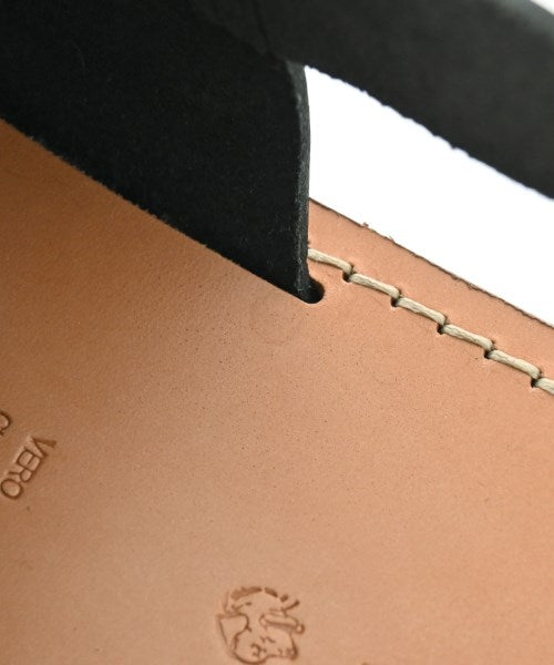 BRADOR รองเท้าแตะ