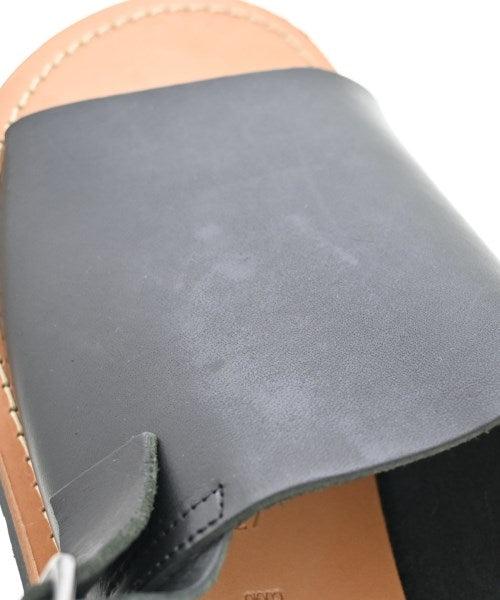 BRADOR รองเท้าแตะ