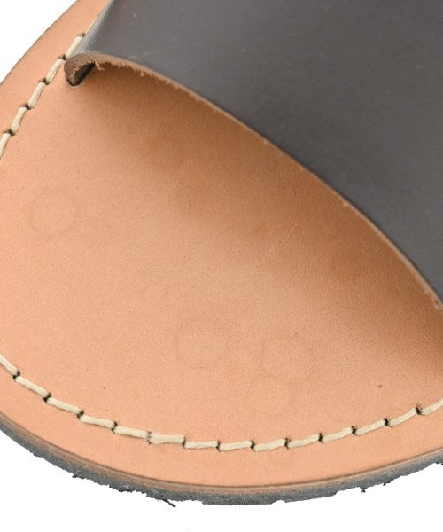 BRADOR รองเท้าแตะ