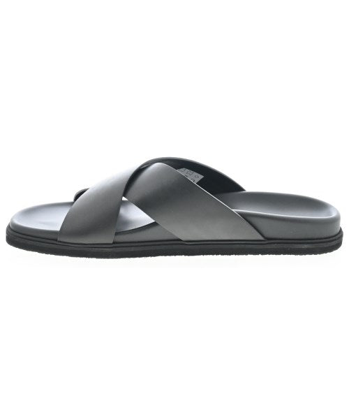 BRADOR รองเท้าแตะ