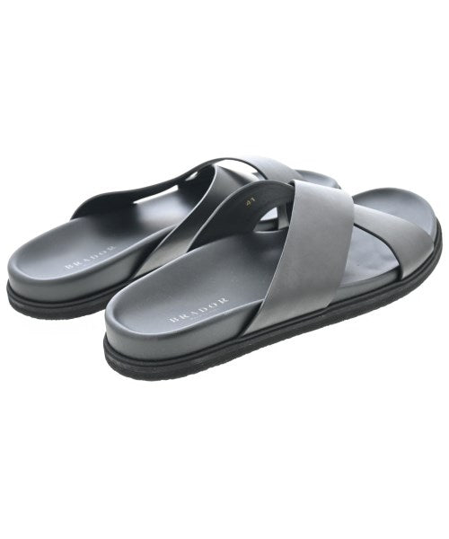 BRADOR รองเท้าแตะ