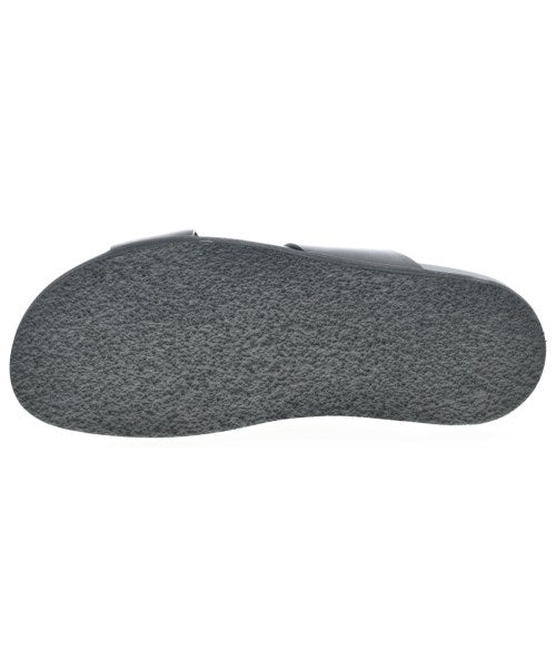 BRADOR รองเท้าแตะ