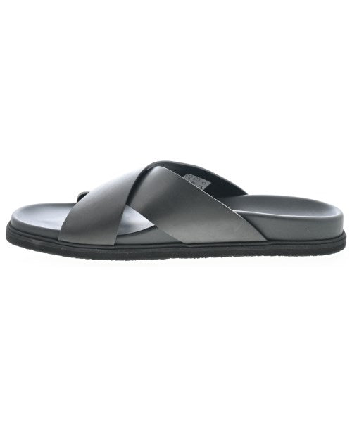 BRADOR รองเท้าแตะ