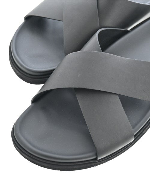 BRADOR รองเท้าแตะ