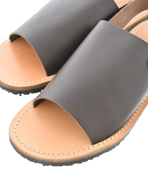 BRADOR รองเท้าแตะ