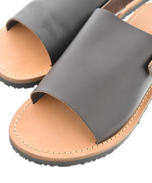 BRADOR รองเท้าแตะ