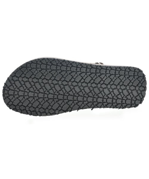 BRADOR รองเท้าแตะ