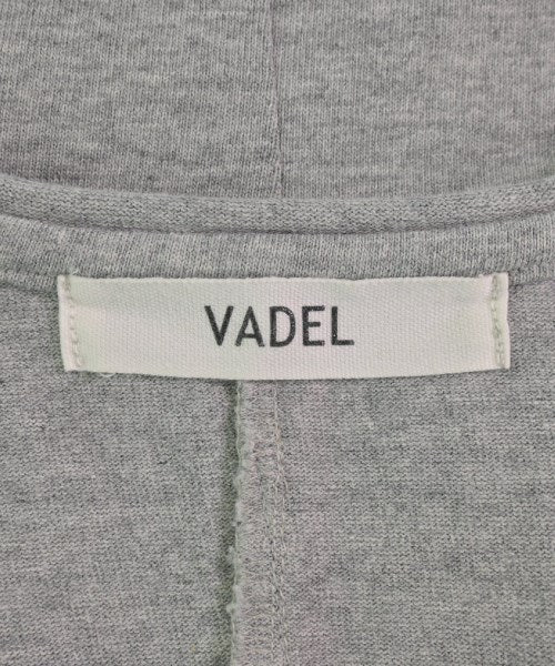 VADEL เสื้อยืด/เสื้อท็อปส์