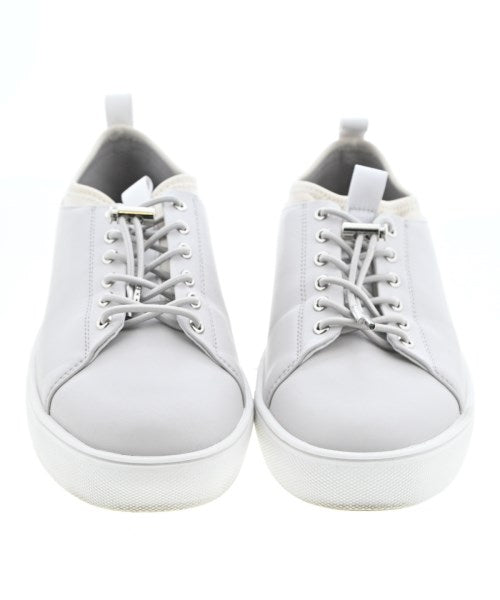 unReef รองเท้าผ้าใบ