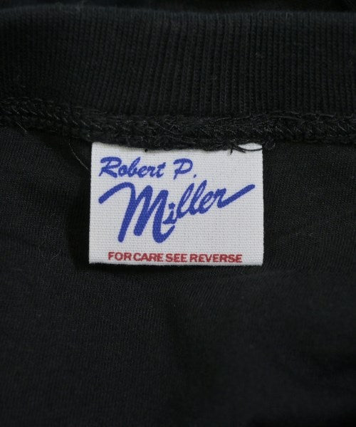 Robert P.Miller เสื้อสายเดี่ยว