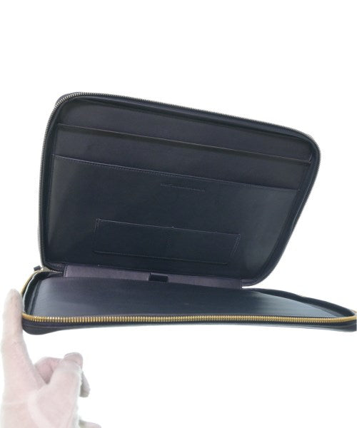 WANT Les Essentiels de la Vie คลัตช์