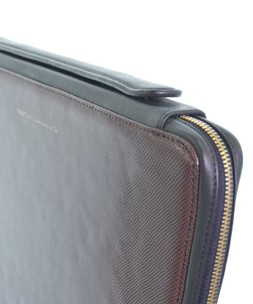 WANT Les Essentiels de la Vie คลัตช์