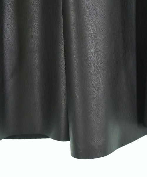 Pierre Mantoux กระโปรงยาวถึงเข่า