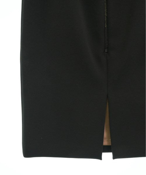 ELISABETTA FRANCHI กระโปรงยาวถึงเข่า