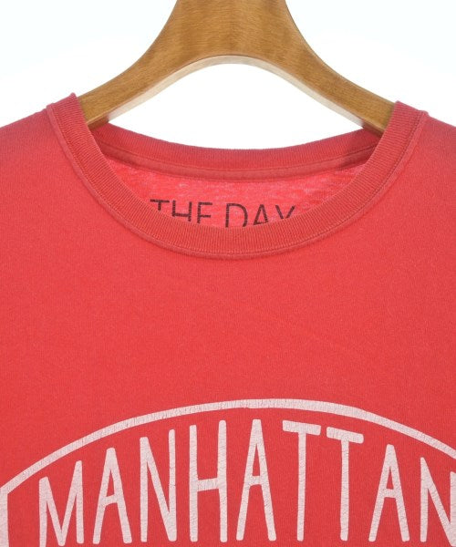 THE DAY ON THE BEACH เสื้อยืด/เสื้อท็อปส์