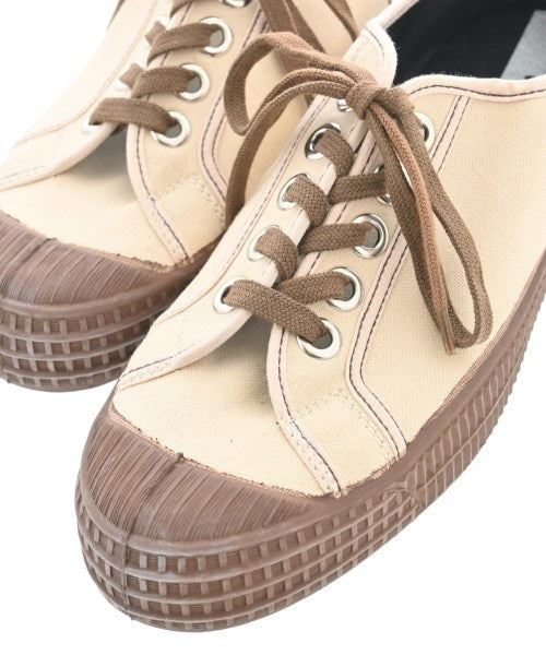 NOVESTA รองเท้าผ้าใบ