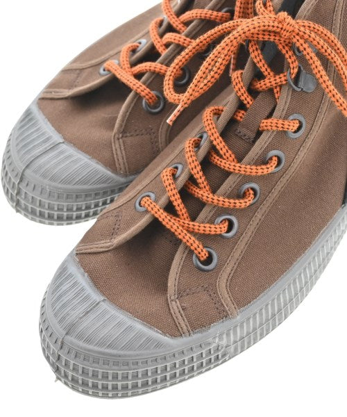 NOVESTA รองเท้าผ้าใบ