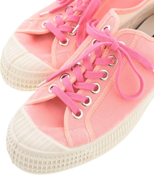 NOVESTA รองเท้าผ้าใบ