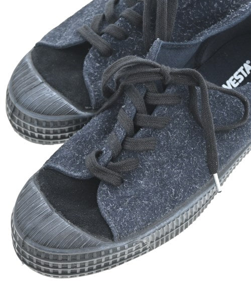 NOVESTA รองเท้าผ้าใบ