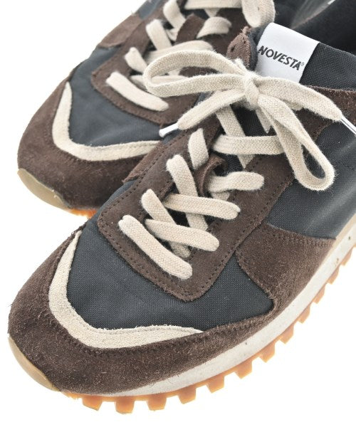 NOVESTA รองเท้าผ้าใบ