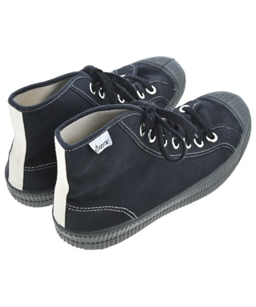 NOVESTA รองเท้าผ้าใบ