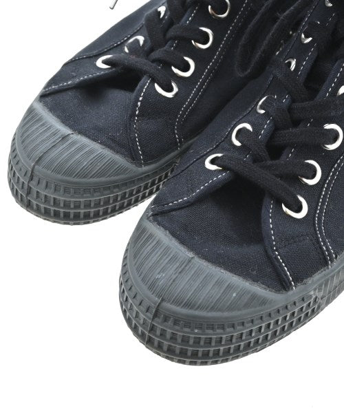 NOVESTA รองเท้าผ้าใบ