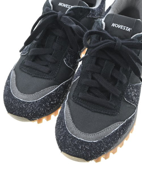 NOVESTA รองเท้าผ้าใบ