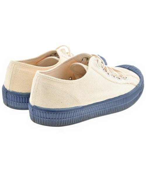 NOVESTA รองเท้าผ้าใบ