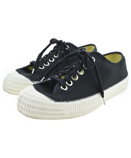 NOVESTA รองเท้าผ้าใบ