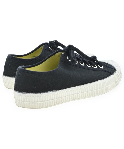 NOVESTA รองเท้าผ้าใบ