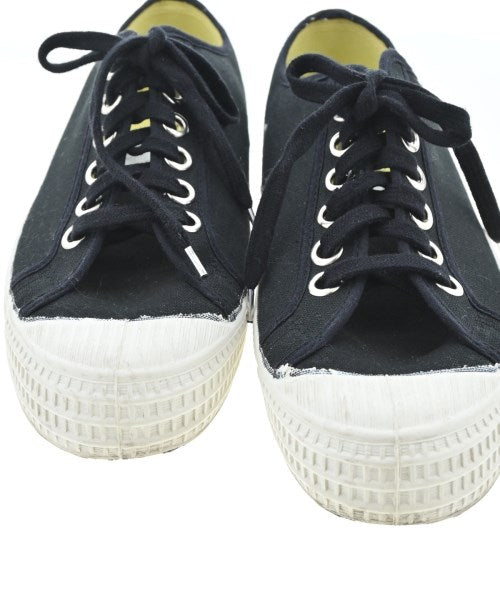 NOVESTA รองเท้าผ้าใบ