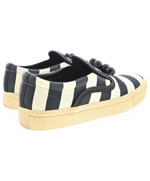 Mother of Pearl รองเท้าผ้าใบ