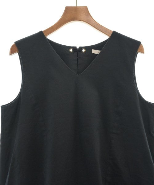 trois ชุดเดรส