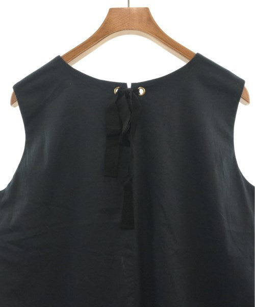 trois ชุดเดรส