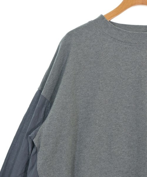 trois เสื้อยืด/เสื้อท็อปส์